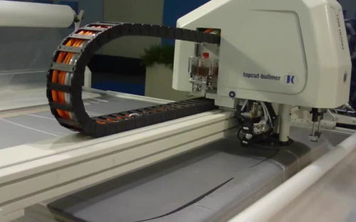 自動(dòng)裁床先進(jìn)高效節(jié)省布料